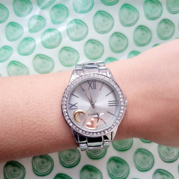 Avon Quartz Moon & Stars Roman Numerals Watch - Picture 2 of 10